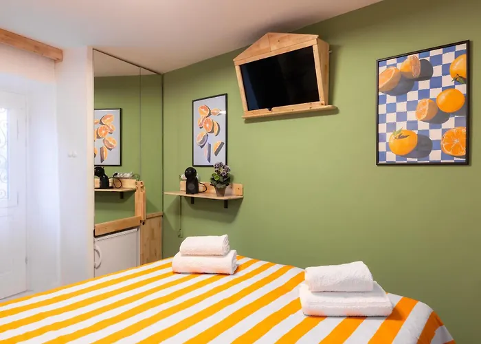 Studio Apartment & Room Split-Two Different Units!
