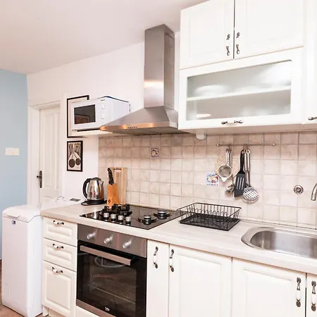 Studio Apartment & Room Split-Two Different Units! Exterior photo