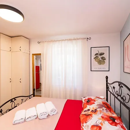 Studio Apartment & Room Split-Two Different Units! Exterior photo