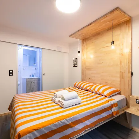 Studio Apartment & Room Split-Two Different Units! Exterior photo